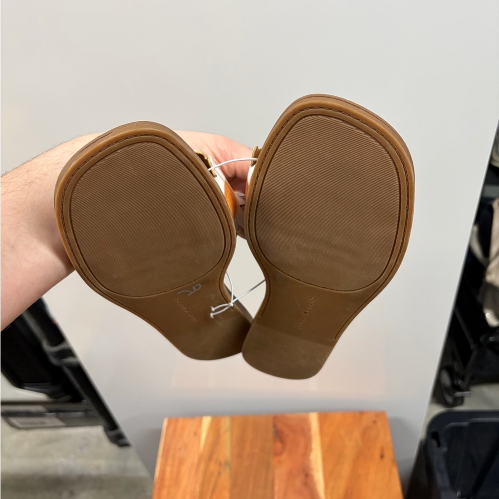 Lucky Brand Daisy Sandals - Picture 3 of 3